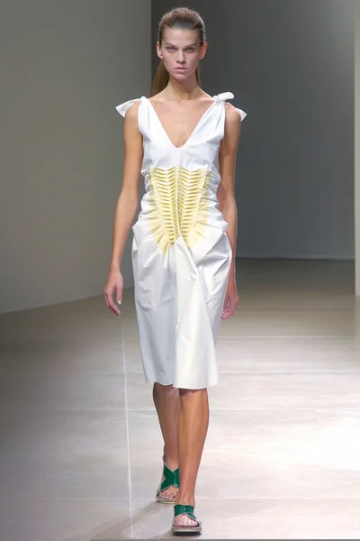Look 10